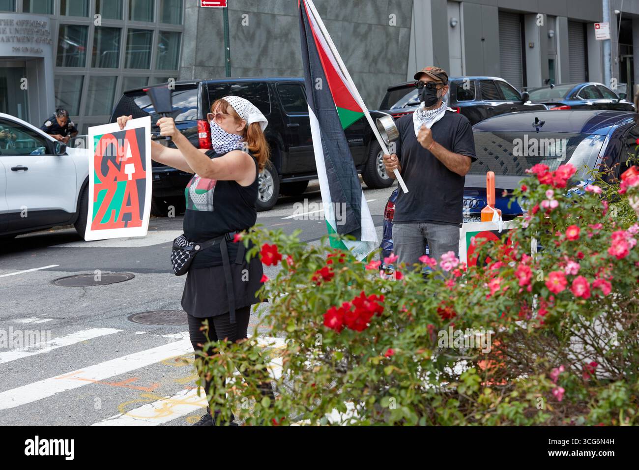 New York, New York, États-Unis. 26 août 2025. Les manifestants se rassemblent devant le siège des Nations Unies à New York pour protester contre la guerre à Gaza, attirant l'attention sur ce qu'ils décrivent comme un génocide contre le peuple palestinien (crédit image : © Mark J. Sullivan/ZUMA Press Wire) USAGE ÉDITORIAL SEULEMENT ! Non destiné à UN USAGE commercial ! Crédit : ZUMA Press, Inc/Alamy Live News Banque D'Images