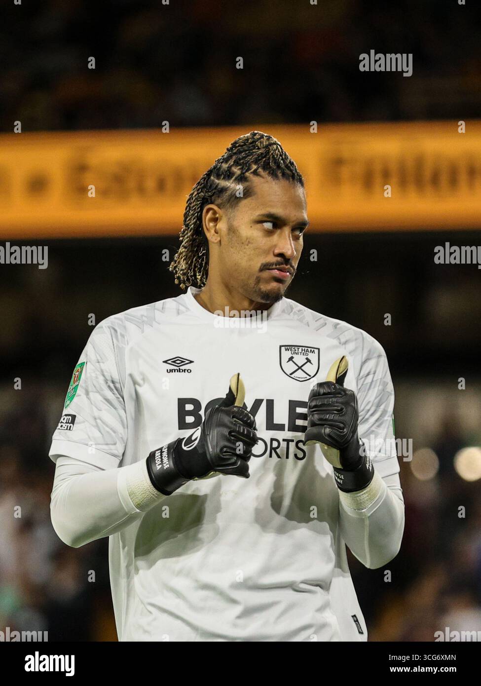Wolverhampton, Royaume-Uni. 26 août 2025. Le gardien Alphonse areola (23 West Ham) en action lors du match de football de la Coupe de Carabao entre Wolverhampton Wanderers et West Ham United au stade Molineux à Wolverhampton, Angleterre crédit : SPP Sport Press photo. /Alamy Live News Banque D'Images