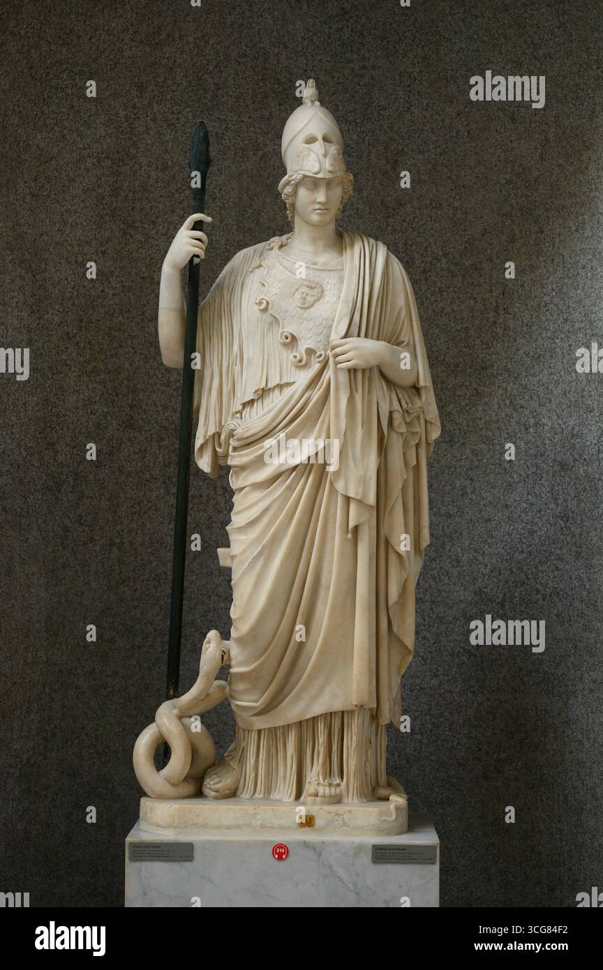 Rome. L'Italie. Athena (Minerve) Giustiniani statue, copie romaine de l'époque Antonine (2e C A.D) d'un original grec 4e C, à partir de la Colombie-Britannique près de Santa Maria Sopra Mi Banque D'Images