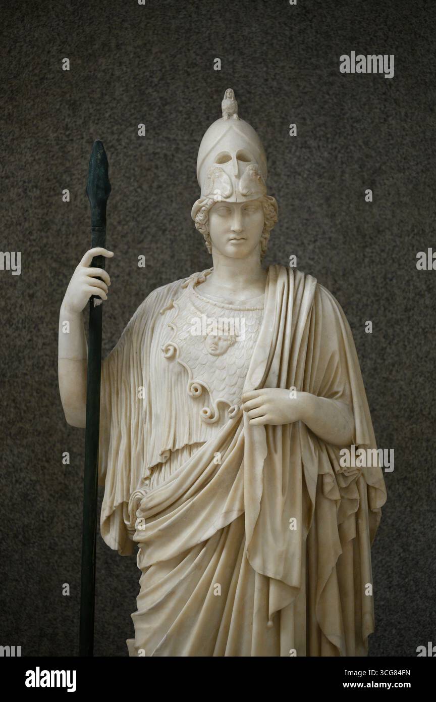 Rome. L'Italie. Athena (Minerve) Giustiniani statue, copie romaine de l'époque Antonine (2e C A.D) d'un original grec 4e C, à partir de la Colombie-Britannique près de Santa Maria Sopra Mi Banque D'Images