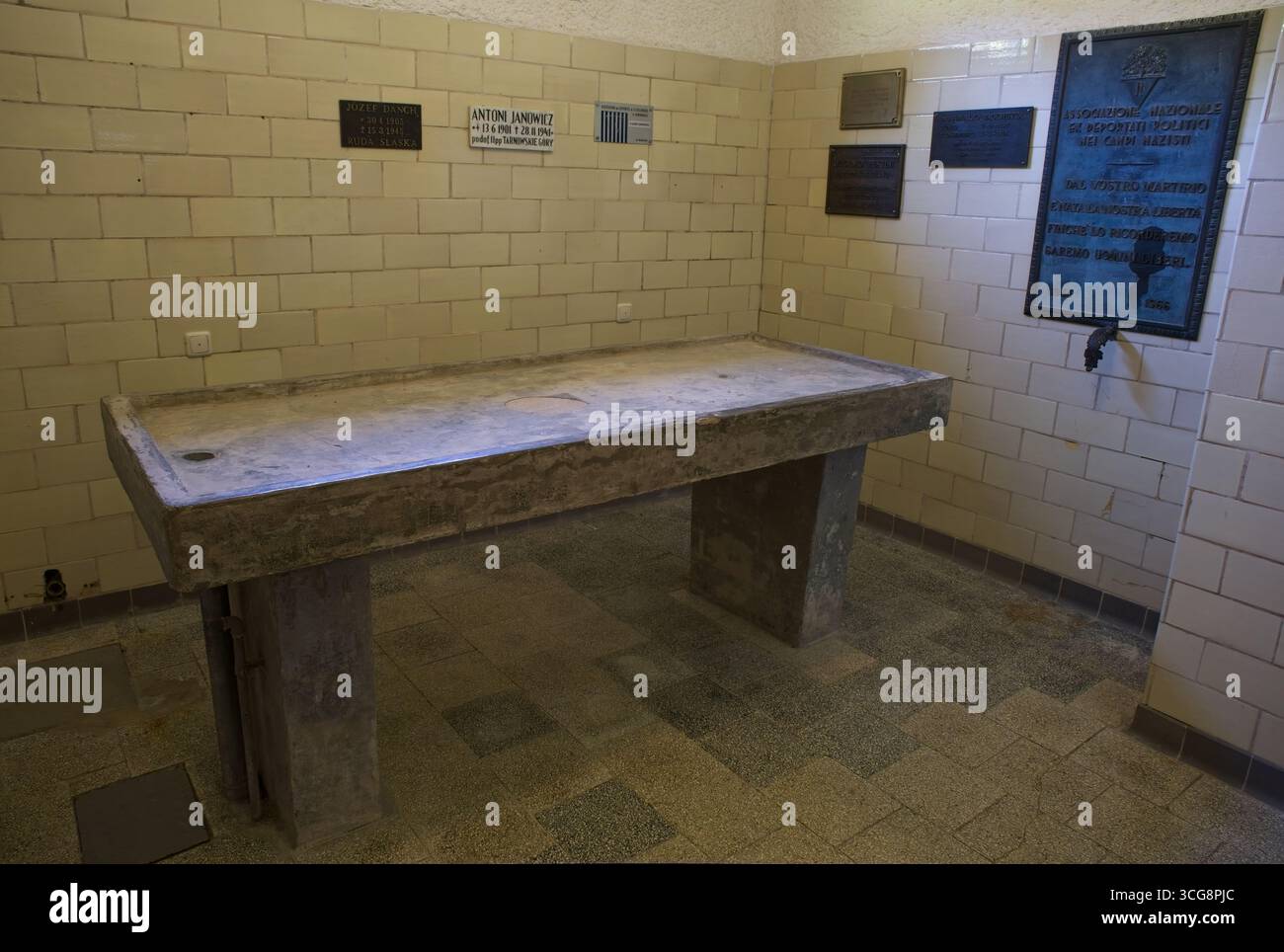 Flossenburg, Allemagne - 11 août 2025 : le camp de concentration Flossenburg a été construit par des prisonniers de Dachau. Il y avait 8,000 prisonniers hébergés ici. Ensoleillé Banque D'Images