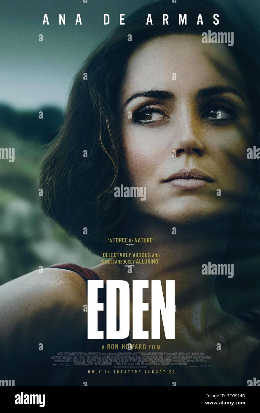 Eden (2024) réalisé par Ron Howard et mettant en vedette Ana de Armas dans le rôle de la charismatique et manipulatrice baronne Eloise Bosquet de Wagner Wehrhorn. La baronne arrive sur l'île de Galápagos avec le rêve de construire un hôtel de luxe, en affrontant d'autres colons qui cherchent la solitude ou la vie de famille, révélant les côtés sombres de la nature humaine au paradis. Affiche de personnage AMÉRICAINE À USAGE ÉDITORIAL EXCLUSIF. Crédit : BFA / vertical Banque D'Images