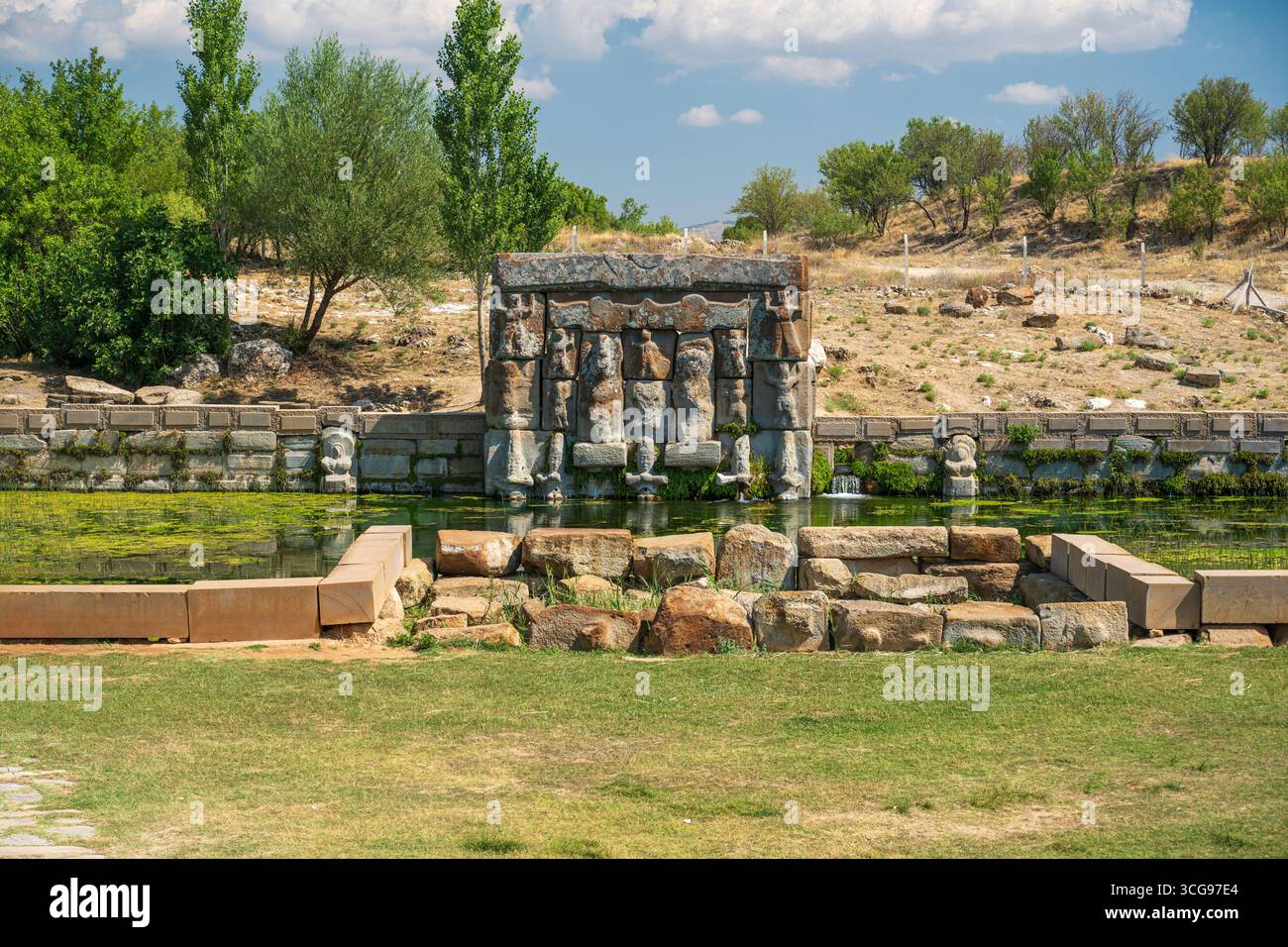 L'ancien monument hittite d'Eflatunpinar avec sa source d'eau sacrée à Beysehir Konya Banque D'Images