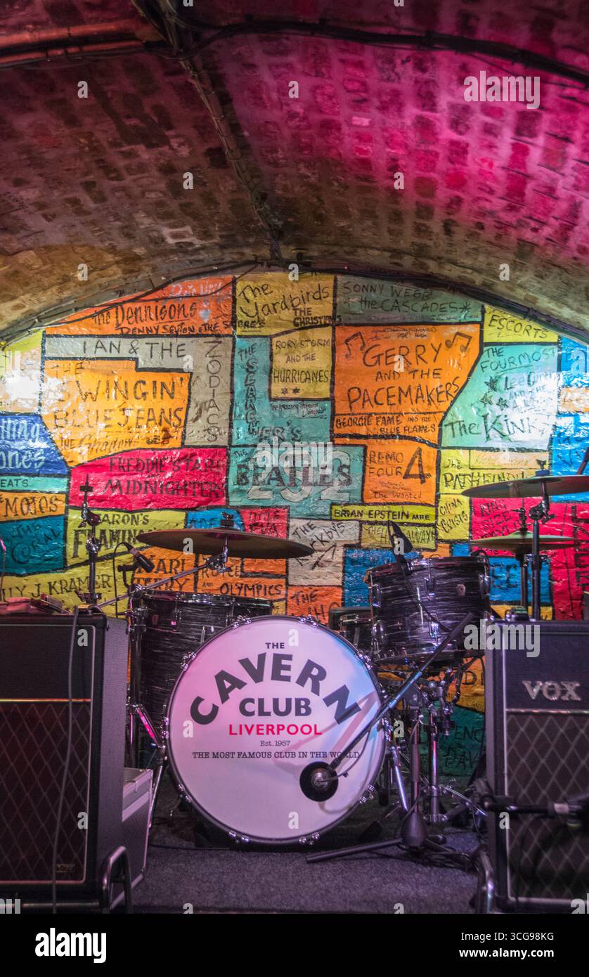 Stage of the Cavern Pub, le spectacle reflète tout depuis les premiers jours de la Cavern, et a été le lieu où la popularité britannique des Beatles a commencé Banque D'Images
