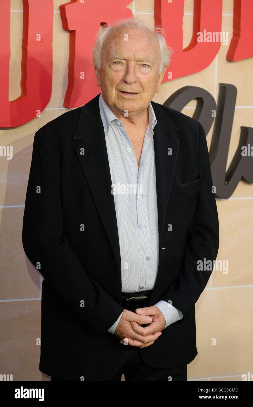 Londres, Royaume-Uni . 21 août 2025 . Paul Freeman photographié lors de la première britannique du Thursday Murder Club qui s'est tenue au Leicester Square Gardens. Crédit : Alan D. Banque D'Images