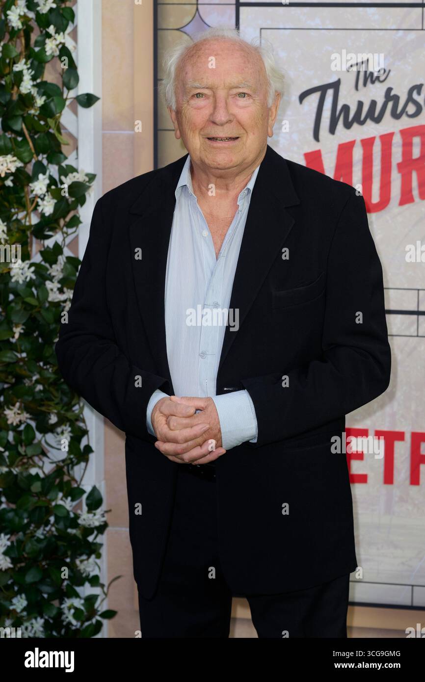 Londres, Royaume-Uni . 21 août 2025 . Paul Freeman photographié lors de la première britannique du Thursday Murder Club qui s'est tenue au Leicester Square Gardens. Crédit : Alan D. Banque D'Images