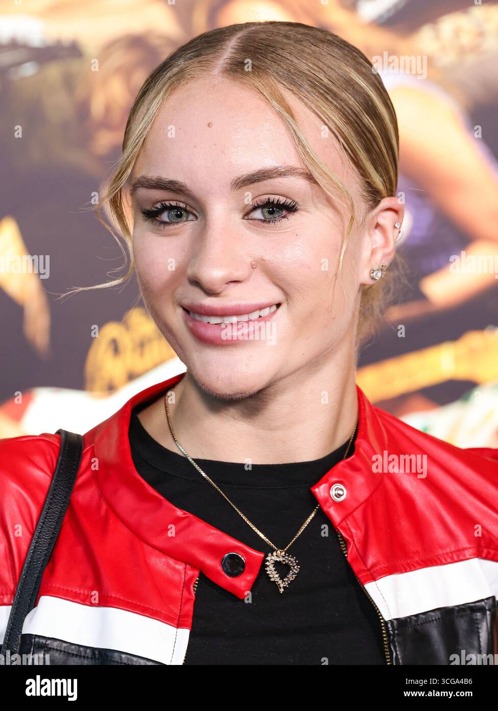 LOS ANGELES, CALIFORNIE, États-Unis - AOÛT 26 : Brooklyn Juve (Brooklyn Juvé) arrive à la première à Los Angeles de la série Amazon Prime Video 'The Runarounds' saison 1 qui s'est tenue au DGA Theater Complex à la Directors Guild of America le 26 août 2025 à Los Angeles, Californie, États-Unis. (Photo de Xavier Collin/image Press Agency) Banque D'Images