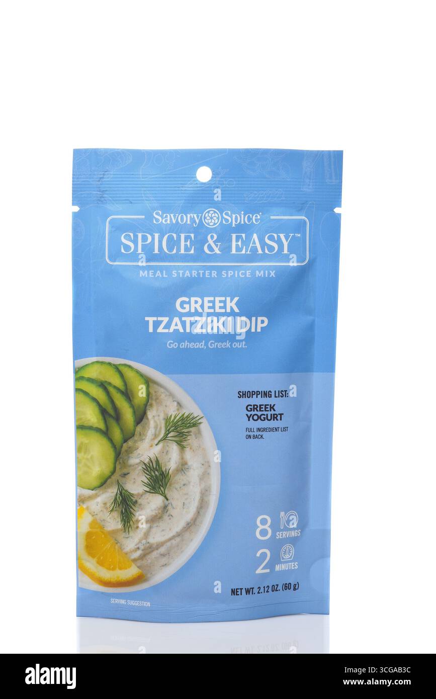 IRVINE, CALIFORNIE- 25 août 2025 : Kit de démarrage pour repas dip épices et Tzatziki grec facile. Banque D'Images