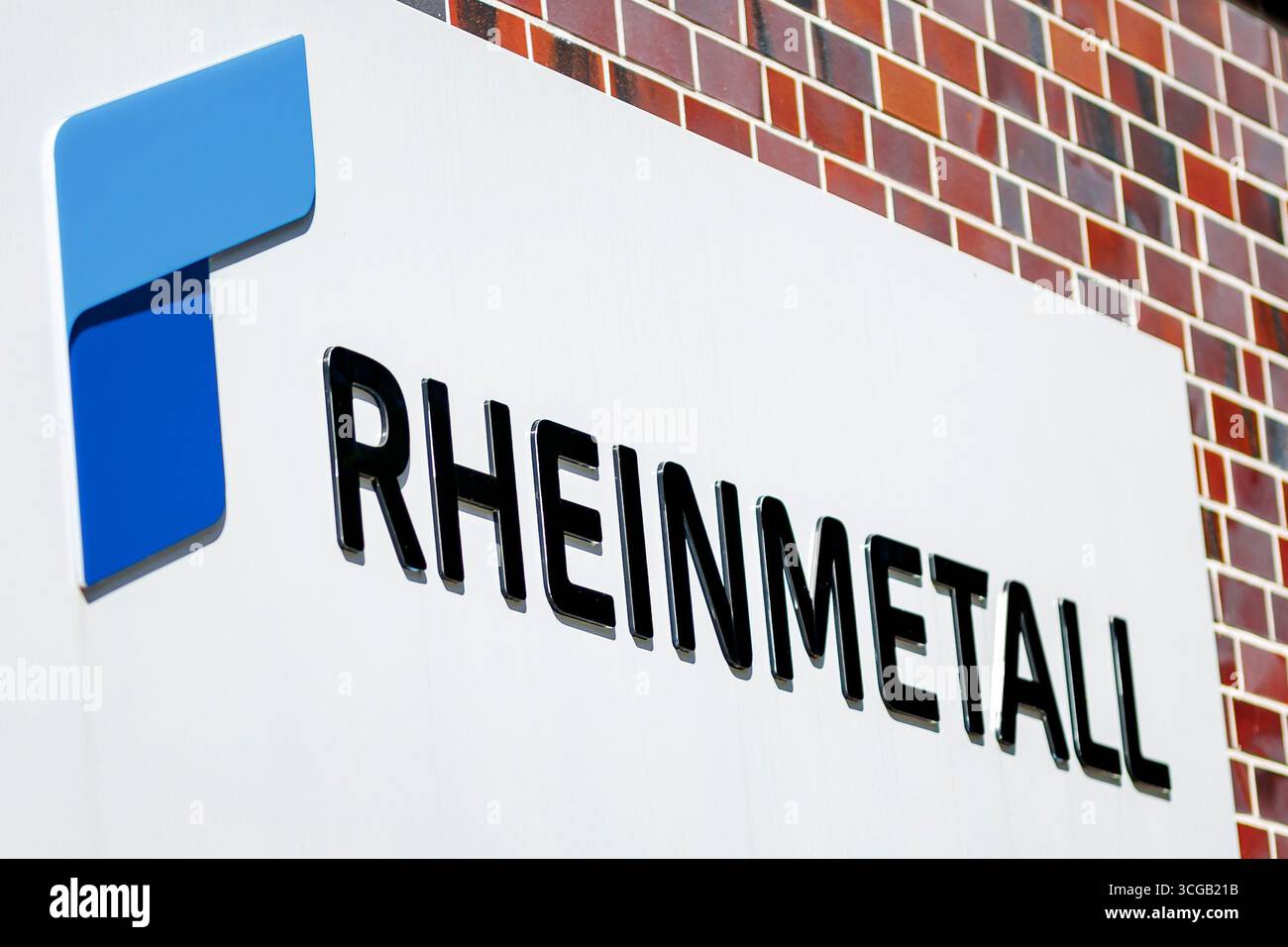 Unterluess, Deutschland. 27 août 2025. Logo Rheinmetall, photographié lors de l'ouverture de l'usine Rheinmetall Unterlüss, le 27 août 2025. Crédit : dpa/Alamy Live News Banque D'Images
