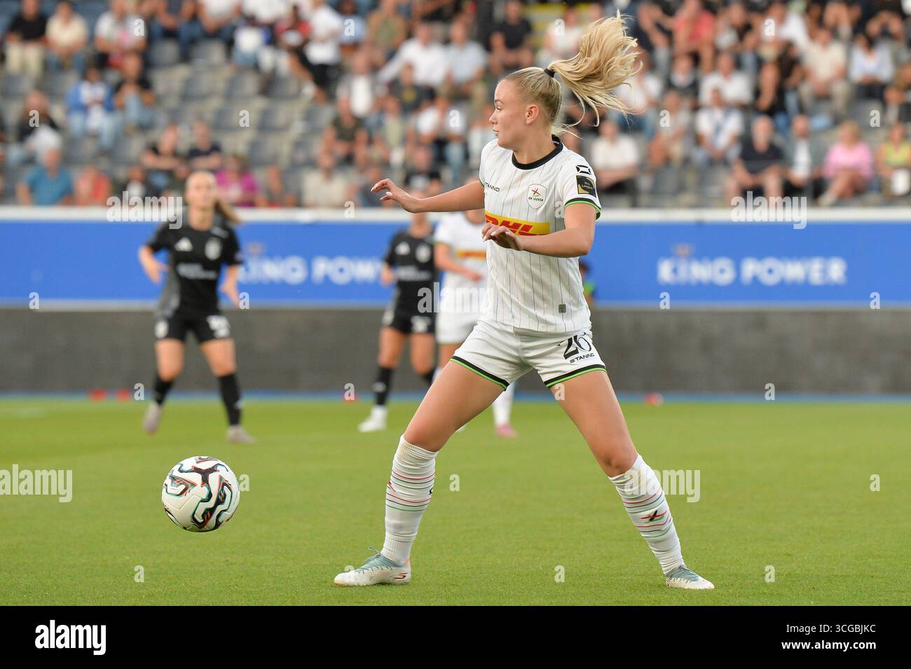 Leuven, Belgique. 27 août 2025. Isabella Dekker féminine de l'OHL photographiée en action lors d'un match de football entre Oud-Heverlee Louvain Women et le SFK 2000 Sarajevo de Bosnie-Herzégovine, mercredi 27 août 2025 à Louvain, le premier match du tournoi de qualification pour la compétition de l'UEFA Champions League. BELGA PHOTO JILL DELSAUX crédit : Belga News Agency/Alamy Live News Banque D'Images