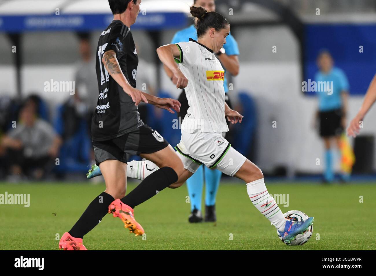 Leuven, Belgique. 27 août 2025. Jeslynn Kuijpers, femme de l'OHL, photographiée en action lors d'un match de football entre Oud-Heverlee Louvain Women et le SFK 2000 Sarajevo de Bosnie-Herzégovine, mercredi 27 août 2025 à Louvain, le premier match du tournoi de qualification pour la compétition de l'UEFA Champions League. BELGA PHOTO JILL DELSAUX crédit : Belga News Agency/Alamy Live News Banque D'Images