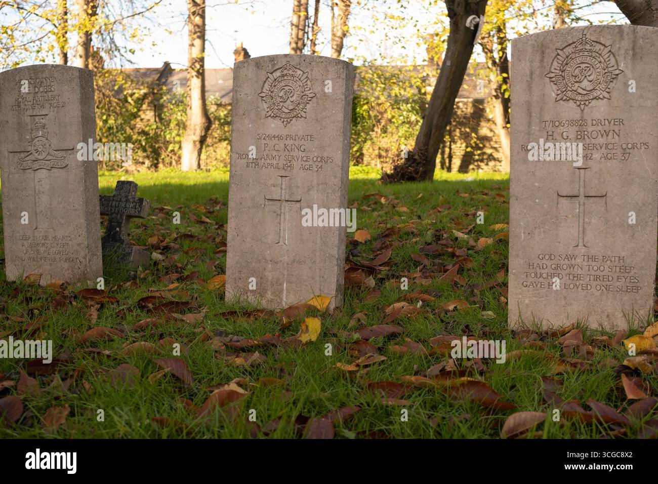 3 tombes de la seconde guerre mondiale dans le cimetière ouest de norwood Banque D'Images