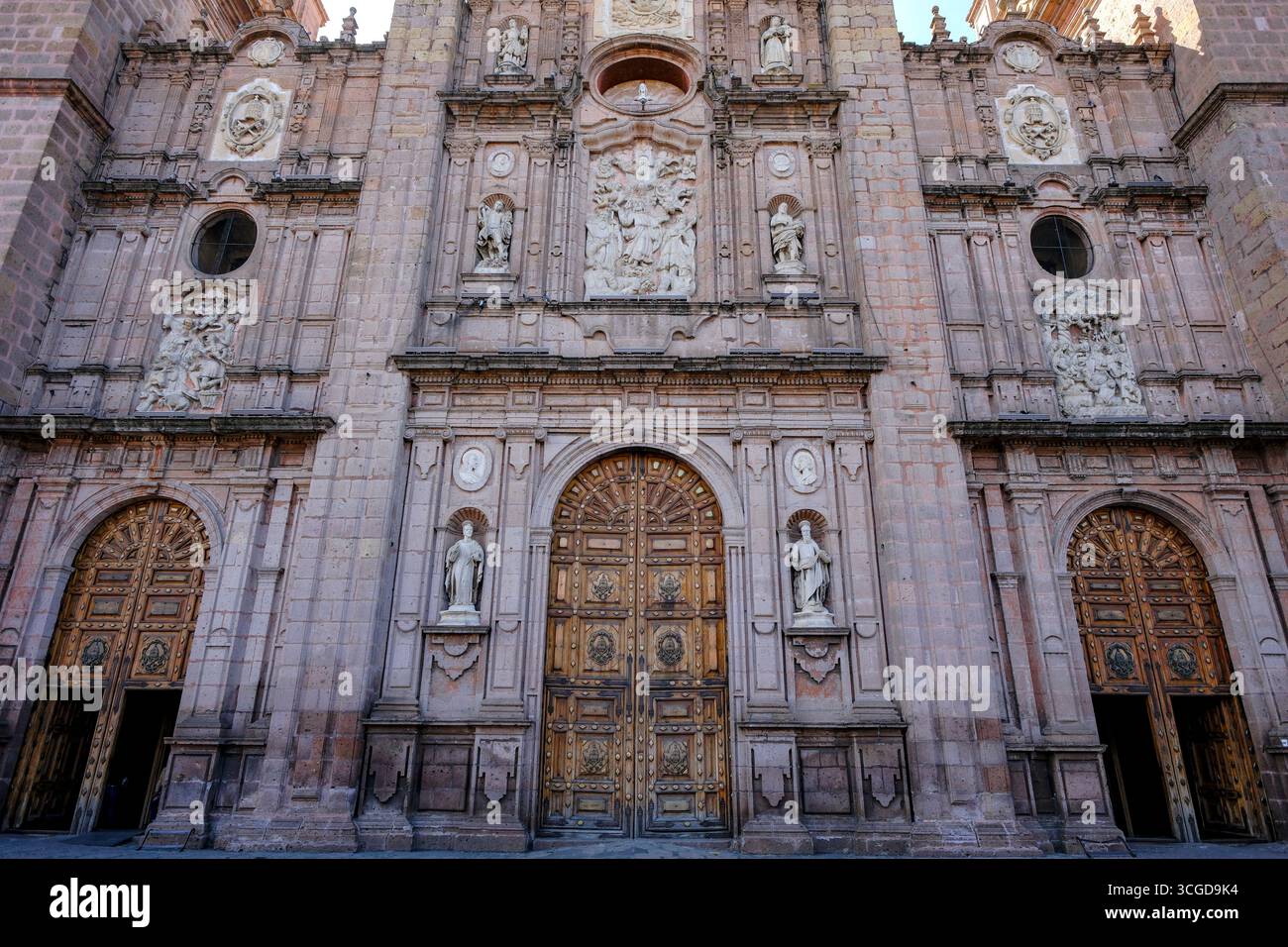 Morelia, Mexique - 16 février 2025 : Cathédrale métropolitaine de Morelia dans l'État de Michoacan, Mexique. Banque D'Images