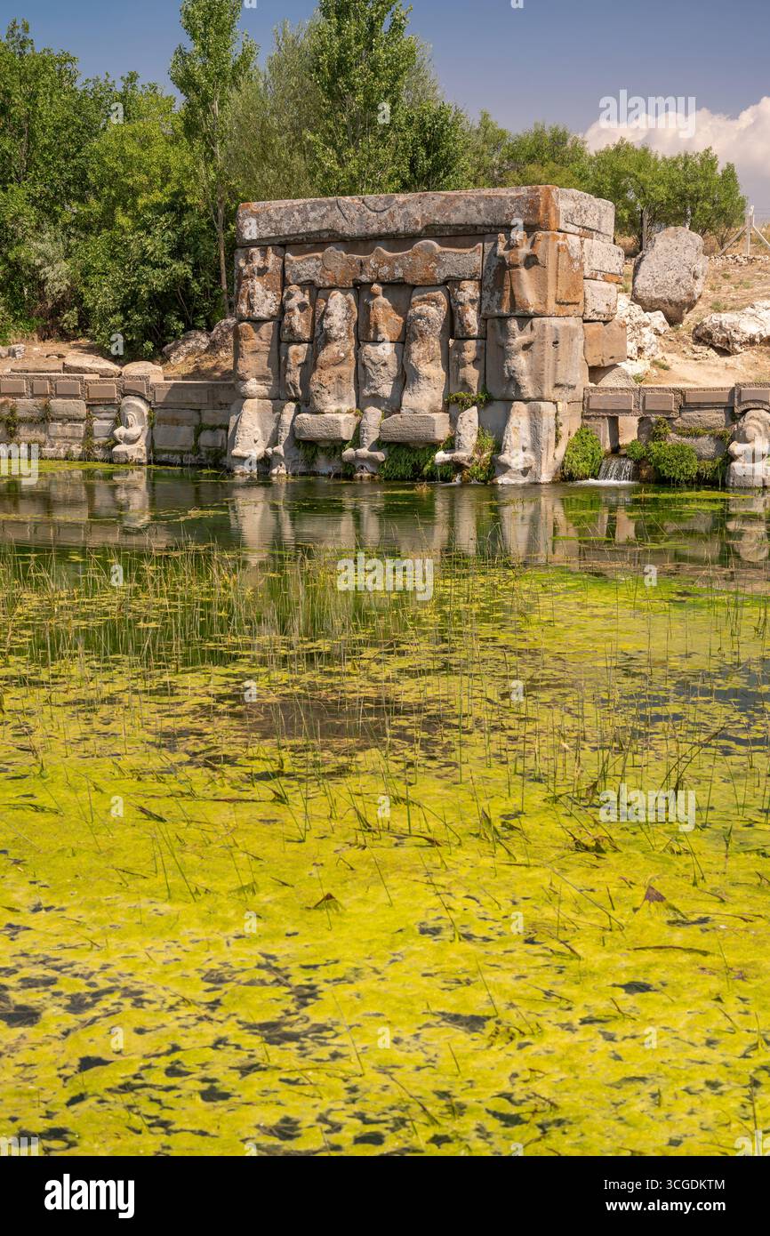 L'ancien monument hittite d'Eflatunpinar avec sa source d'eau sacrée à Beysehir Konya Banque D'Images