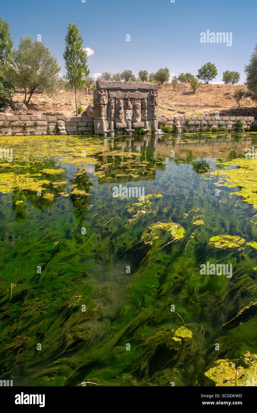 L'ancien monument hittite d'Eflatunpinar avec sa source d'eau sacrée à Beysehir Konya Banque D'Images