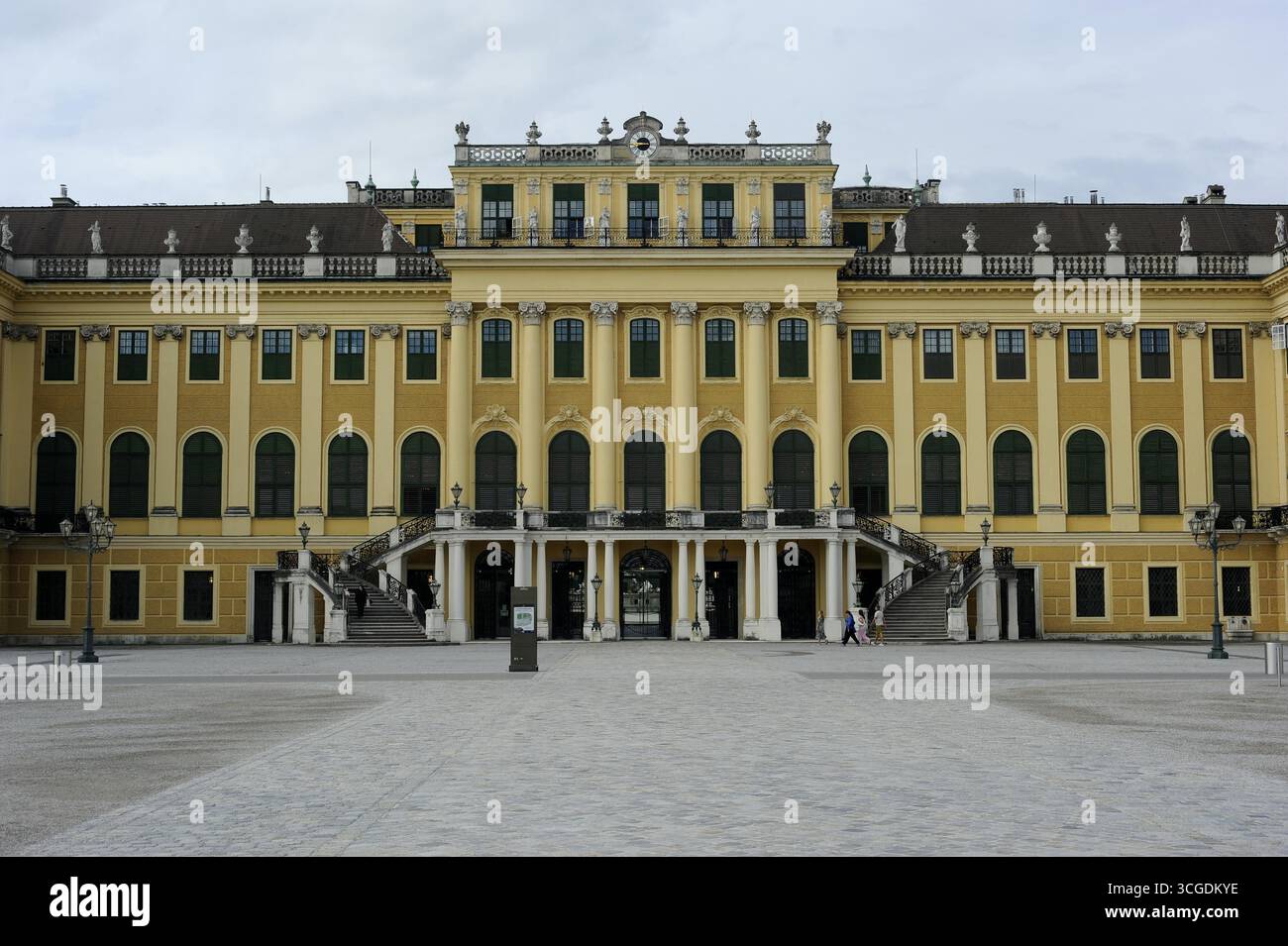 Palais de Schönbrunn, entrée grande vue Banque D'Images