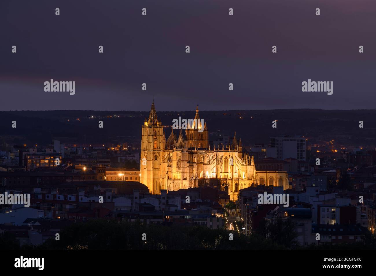 catedral de León al atardecer Banque D'Images
