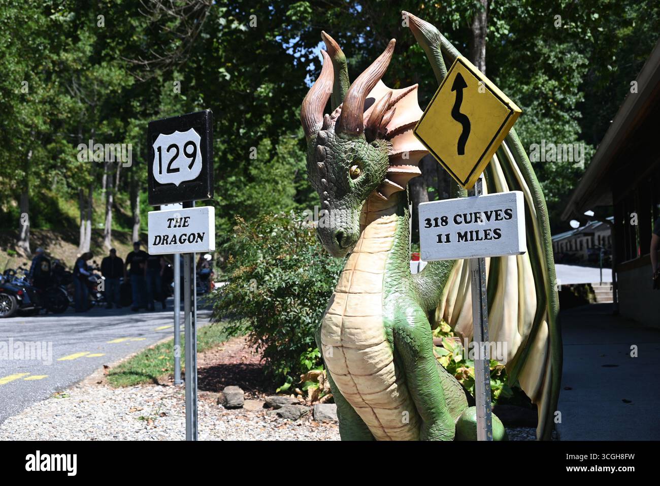 Sculpture de dragon au Deals Gap Motorcycle Resort, situé au pied de la route panoramique Tail of the Dragon en Caroline du Nord Banque D'Images