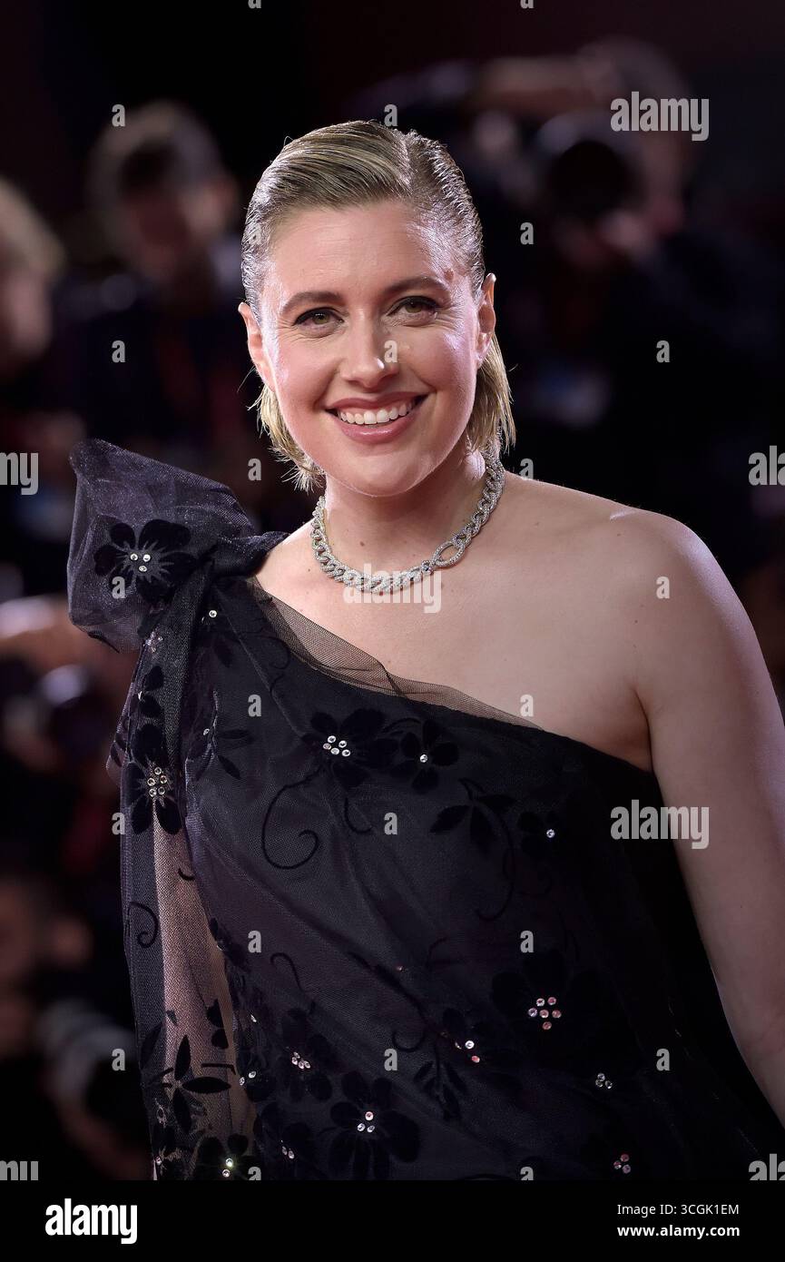 Venise, Italie. 28 août 2025. Greta Gerwig assiste au tapis rouge 'Jay Kelly' lors du 82ème Festival International du film de Venise le jeudi 28 août 2025 à Venise, en Italie. Photo de Rocco Spaziani/UPI crédit : UPI/Alamy Live News Banque D'Images
