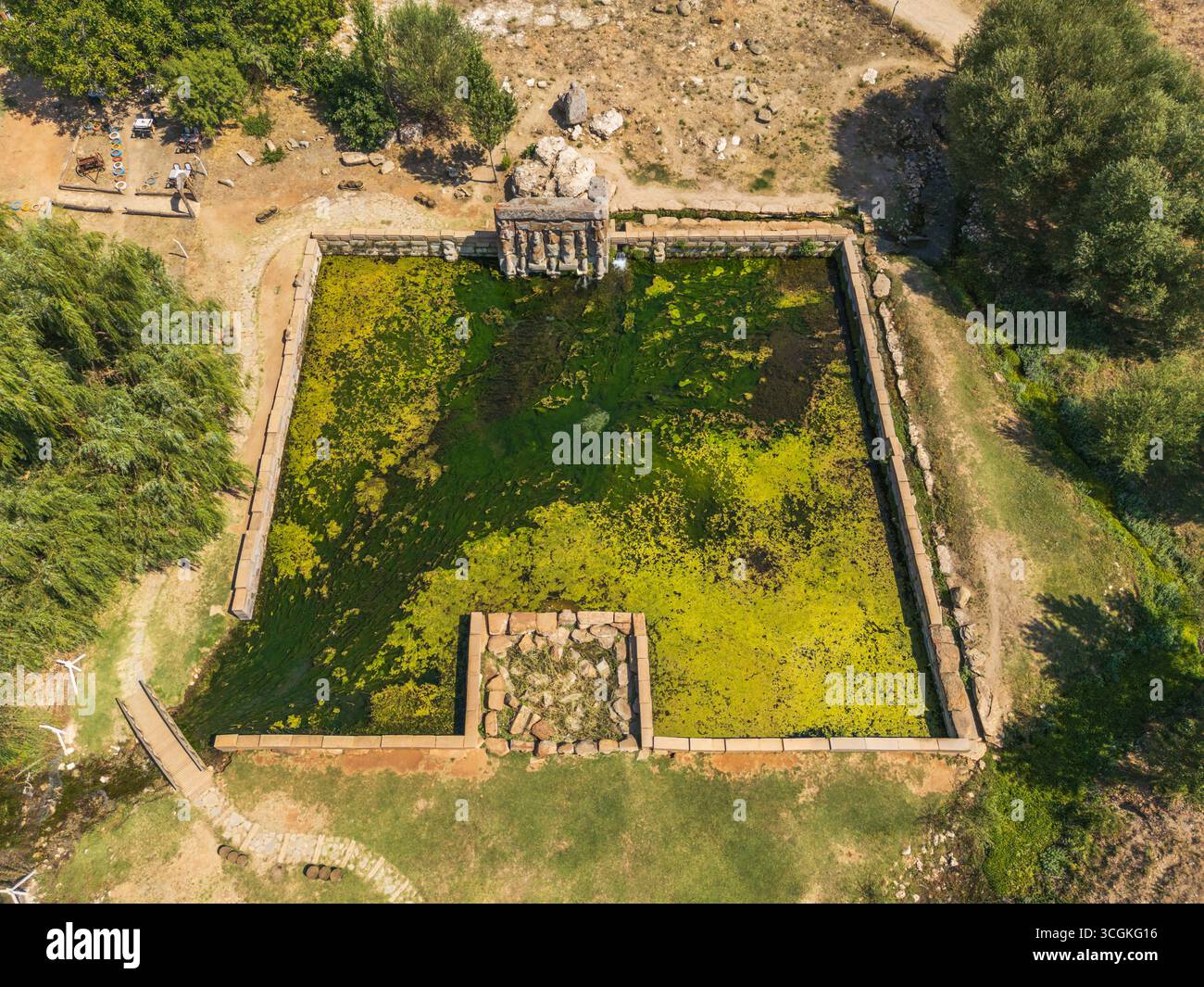 L'ancien monument hittite d'Eflatunpinar avec sa source d'eau sacrée à Beysehir Konya Banque D'Images
