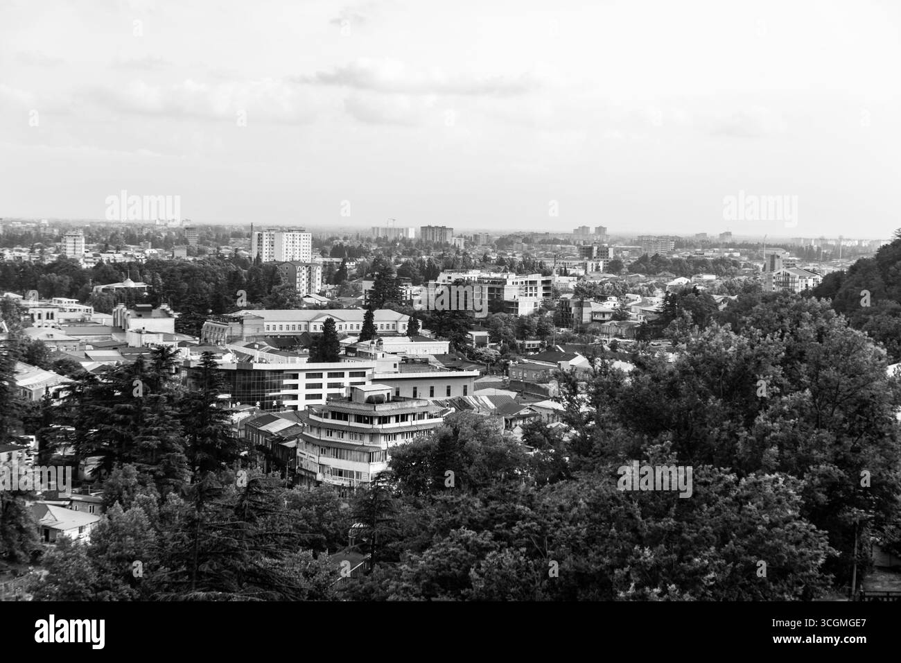 Kutaisi, Géorgie - 15 juin 2024 : vue panoramique aérienne de la ville de Kutaisi, région d'Imereti en Géorgie. Banque D'Images