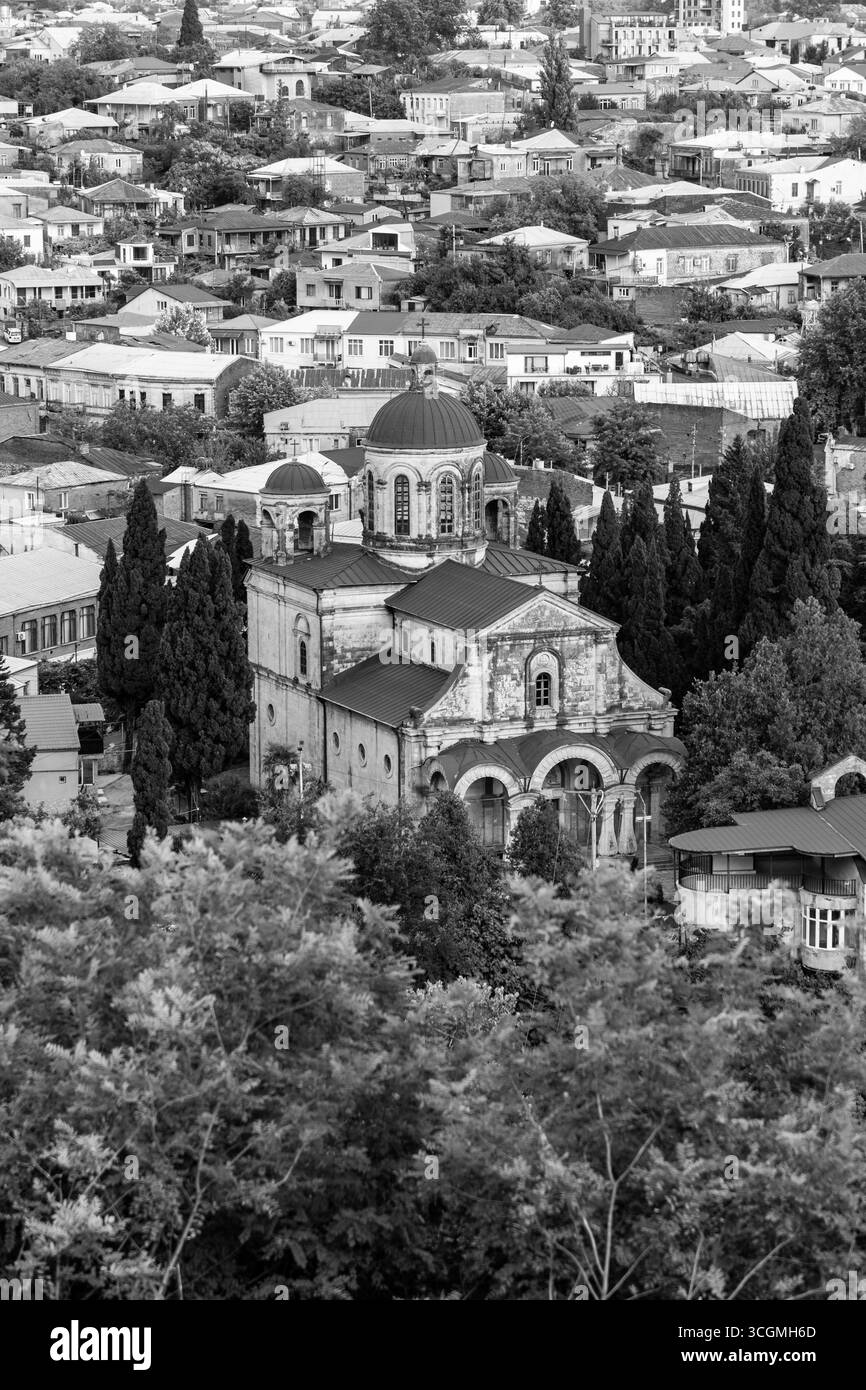 Kutaisi, Géorgie - 15 juin 2024 : vue panoramique aérienne de la ville de Kutaisi, région d'Imereti en Géorgie. Banque D'Images