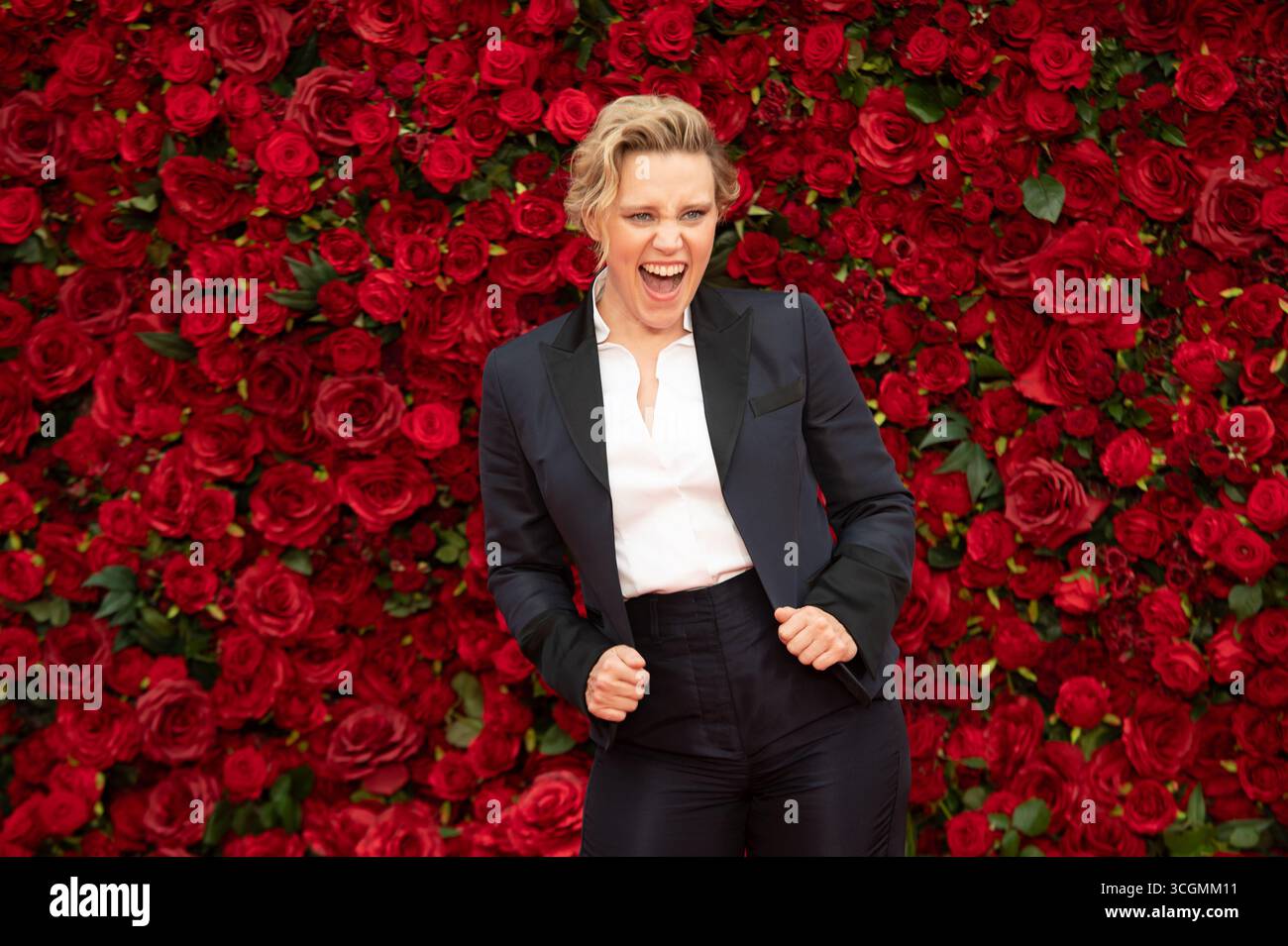 Londres, Royaume-Uni.Kate McKinnon, qui joue Amy dans le film, divertit les photographes avec ses poses amusantes. TCristina Massei/Alamy Live News Banque D'Images