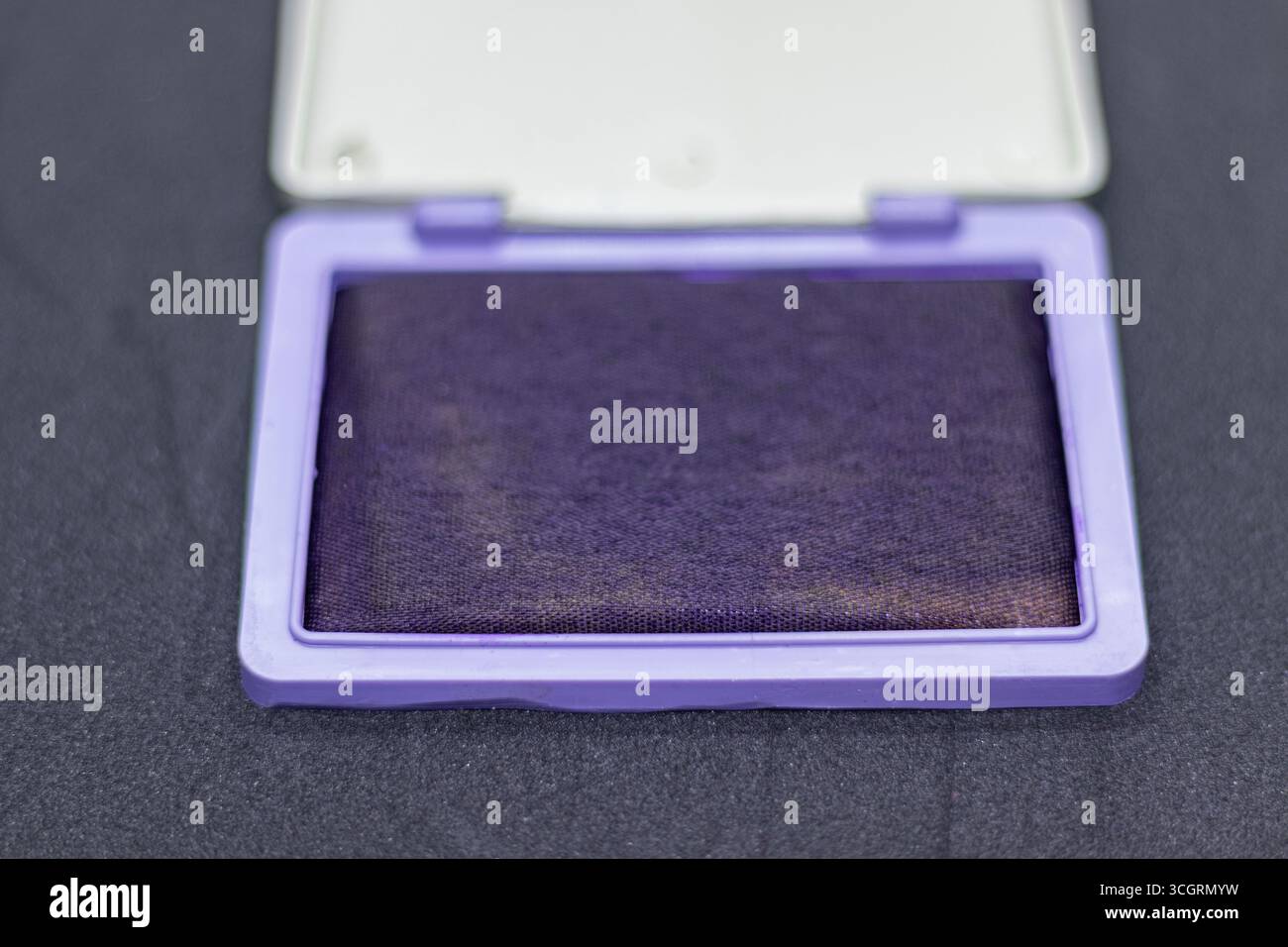 Purple Ink Pad L'outil pour des résultats d'estampage parfaits Banque D'Images