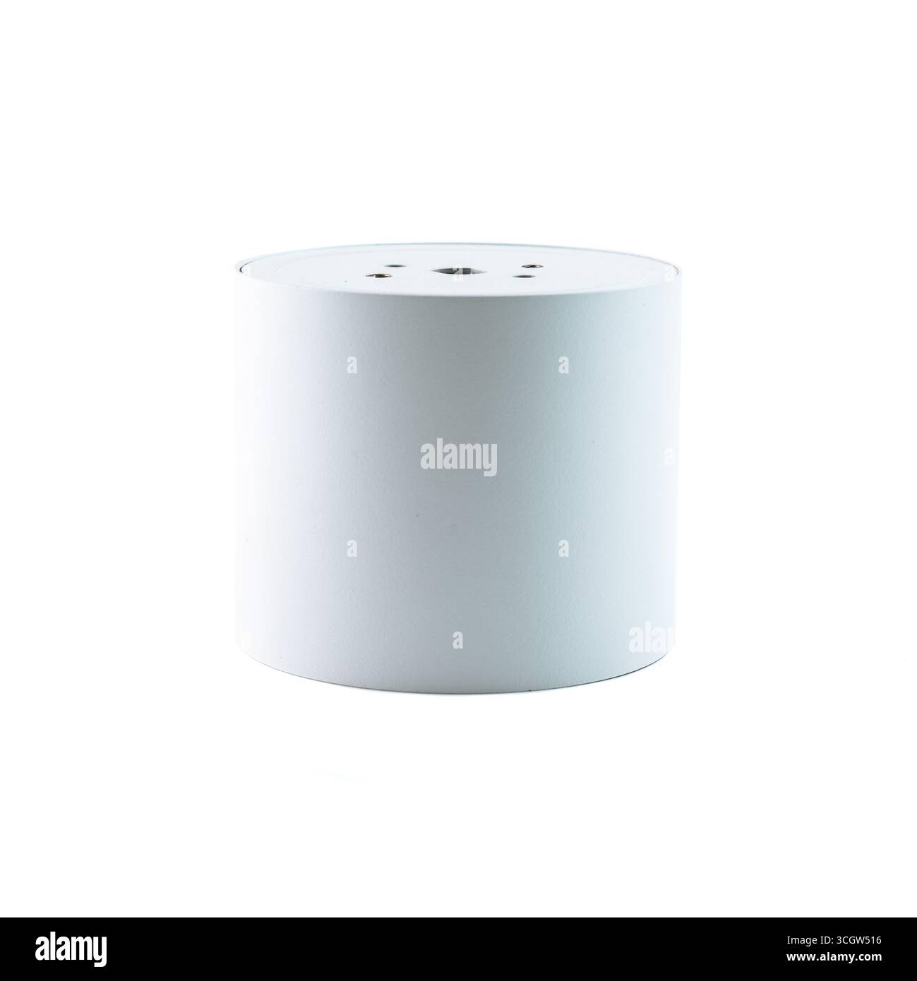 Plafonnier cylindrique blanc mat pour lampe GX53, isolé sur fond blanc, design moderne et minimal pour des intérieurs élégants. Banque D'Images