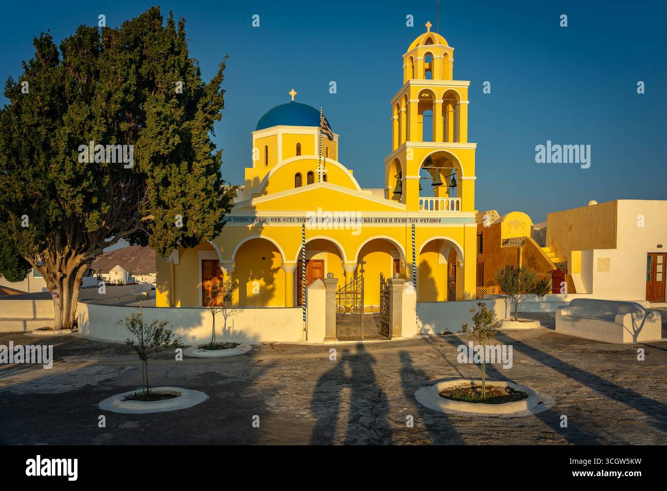 Santorin, Grèce - Eglise d'Agios Georgios à Oia Banque D'Images