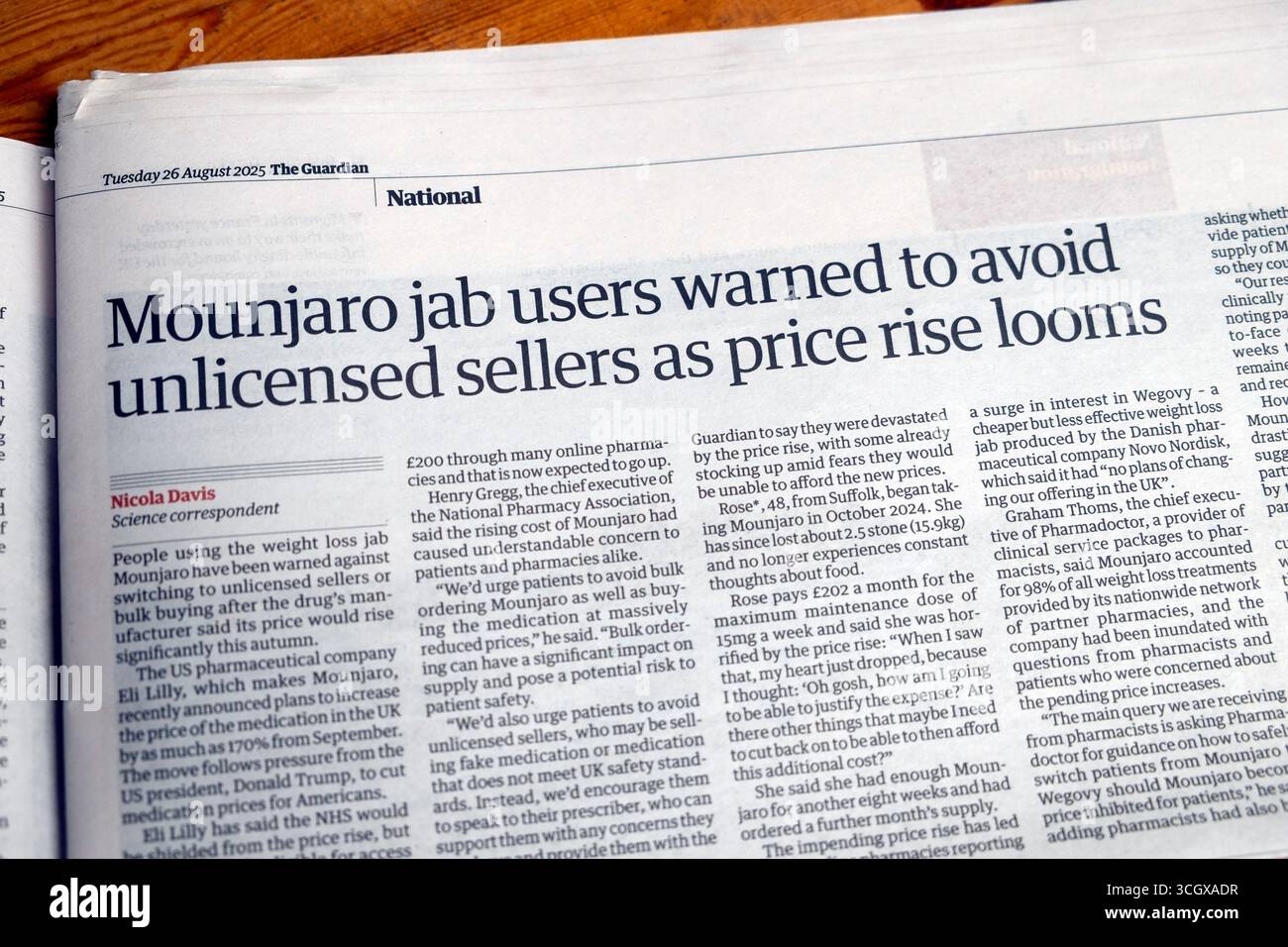 Les utilisateurs de Mounjaro jab ont averti d'éviter les vendeurs sans licence alors que les prix grimpent » le journal Guardian titre Pharmaceutical Drugs article 26 août 2025 Royaume-Uni Banque D'Images