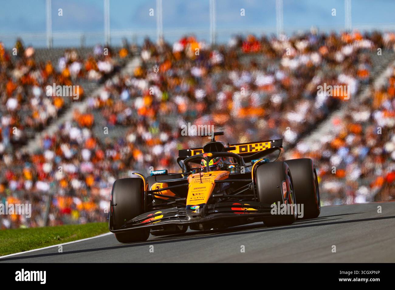 Oscar Piastri de l'Australie pilotant la McLaren F1 Team MCL39 Mercedes (81) lors du Grand Prix des pays-Bas de formule 1 Heineken 2025 le 30 août 2025, Zandvoort, pays-Bas. Photo : Gabriele Lanzo - Alessio Morgese Banque D'Images