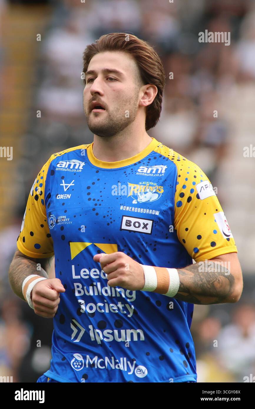 Hull, Royaume-Uni. 30 août 2025. MKM Stadium, West Park, Hull, East Yorkshire, 30 août 2025. Betfred Super League Hull FC vs Leeds Rhinos Joe Shorrocks de Leeds Rhinos se réchauffe avant ses débuts Credit : Touchlinepics/Alamy Live News Banque D'Images