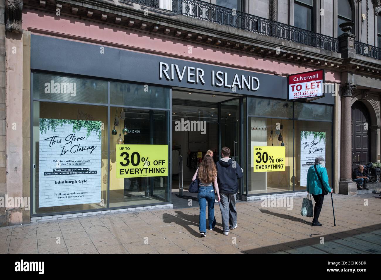 Fermeture de la branche de la rue Princes de River Island (fermeture le 5 septembre 2025). Édimbourg, Écosse, Royaume-Uni. Banque D'Images Fermeture de la branche de la rue Princes de River Island (fermeture le 5 septembre 2025). Édimbourg, Écosse, Royaume-Uni. Banque D'Images