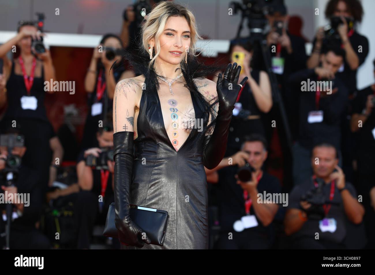 30 août 2025, Venise, Vénétie, Italie : PARIS JACKSON sur le tapis rouge pour la première projection de 'Frankenstein' au 82ème Festival du film de Venise au Lido de Venise, Italie. (Crédit image : © Mickael Chavet/ZUMA Press Wire) USAGE ÉDITORIAL SEULEMENT ! Non destiné à UN USAGE commercial ! Banque D'Images