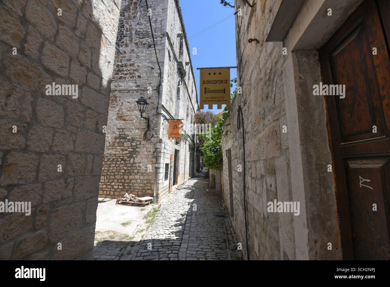 Rues de la vieille ville de Trogir. Croatie Banque D'Images