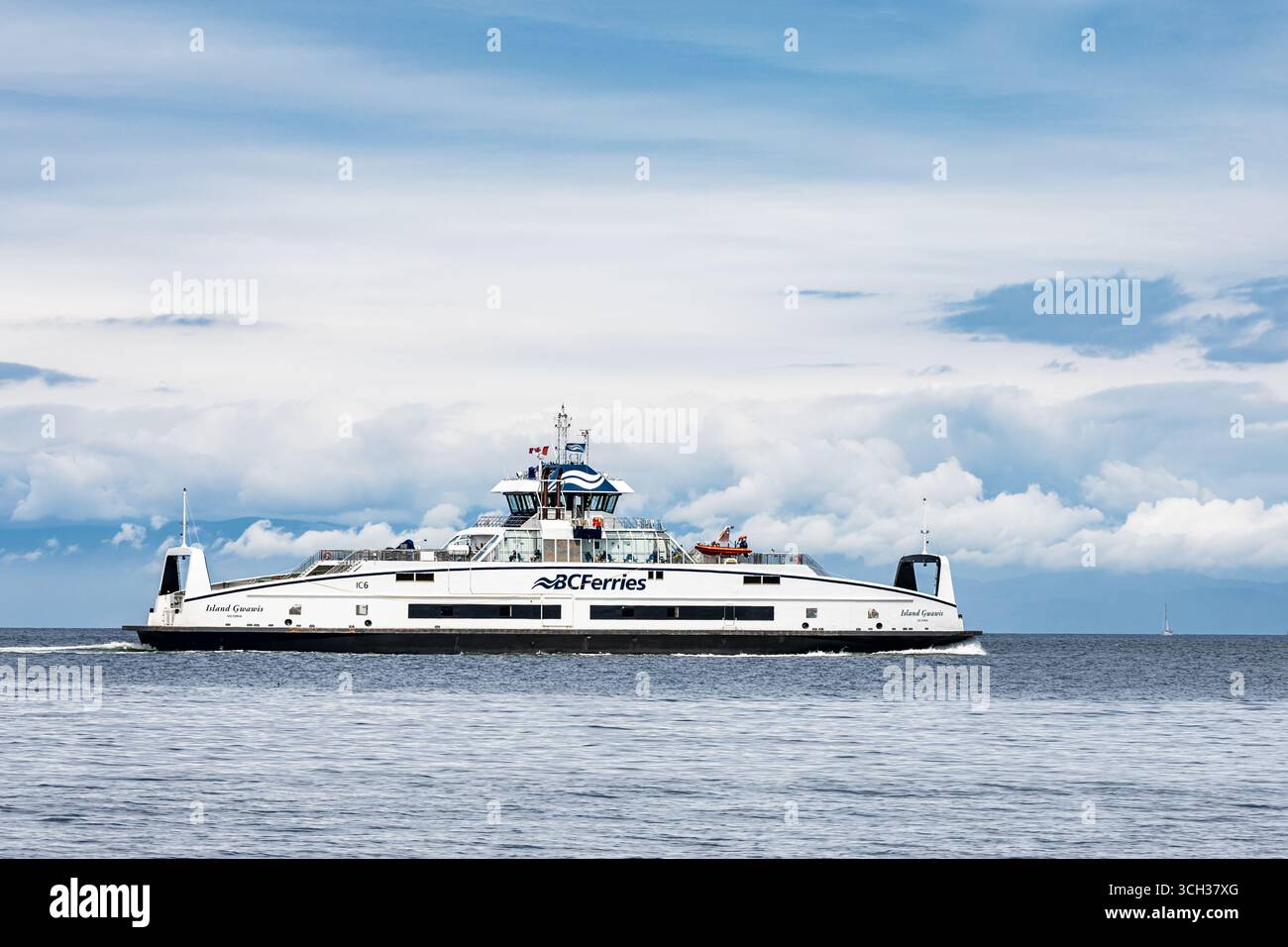 BC Ferries Island Gwawis Victoria navire sur le magnifique océan Pacifique. Port de Nanaimo Colombie-Britannique, Canada. BC Ferries passant par les îles sur Banque D'Images