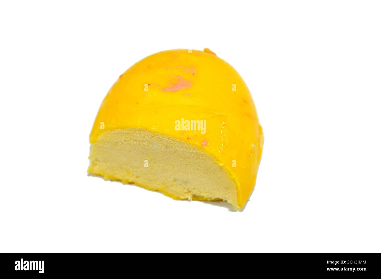 Friandises congelées aromatisées aux fruits de mangue, glaçons ou barres de crème glacée, combinaison de fruits et de crème glacée, assortiment de saveurs un régal rafraîchissant pour l'été, Banque D'Images