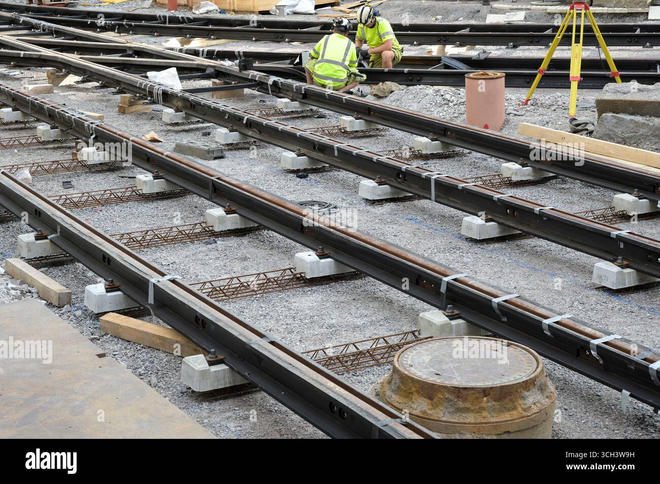 SUÈDE, ville Norrkoping, construction de voies pour tramway / SCHWEDEN, Norrköing, Neubau Schgienenentz für Straßenbahn Banque D'Images
