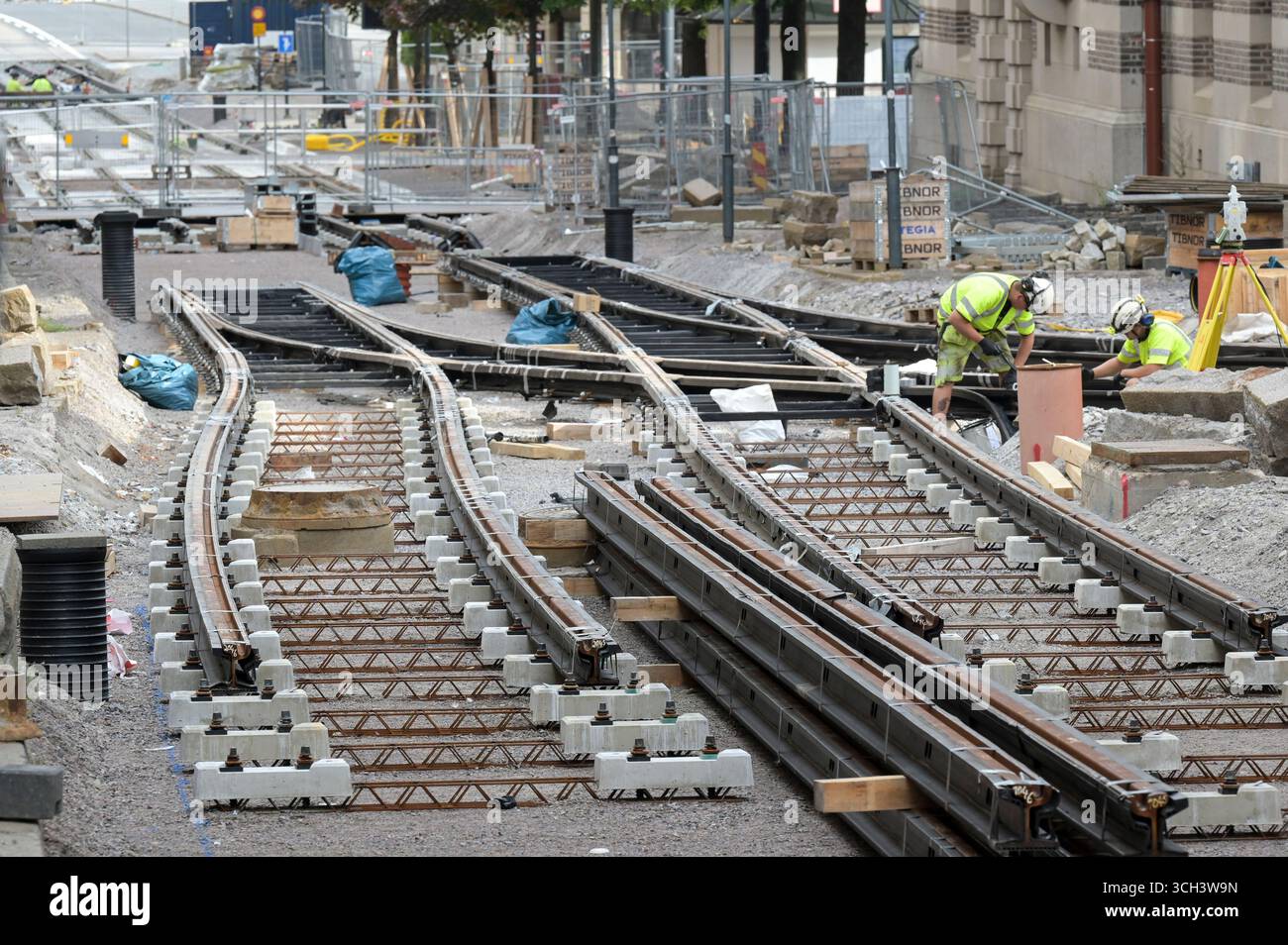 SUÈDE, ville Norrkoping, construction de voies pour tramway / SCHWEDEN, Norrköing, Neubau Schgienenentz für Straßenbahn Banque D'Images