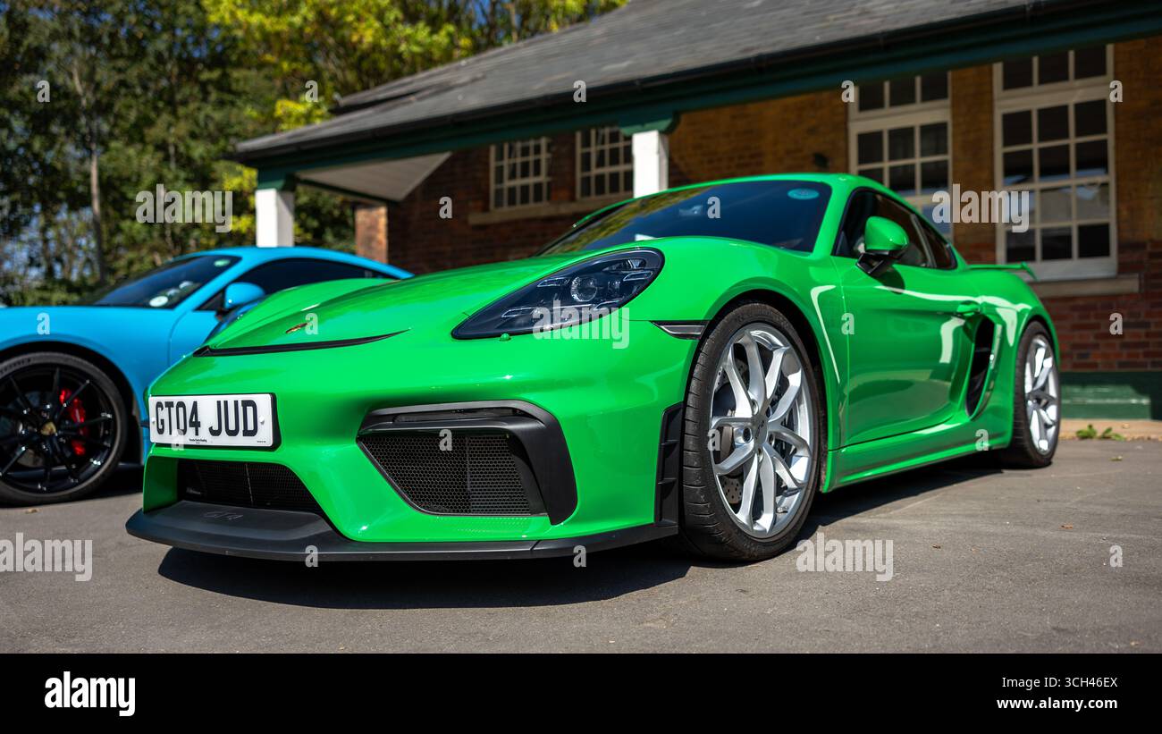 2023 Porsche Cayman (718) exposée au Bicester Motion Scamble le 25 août 2025. Banque D'Images