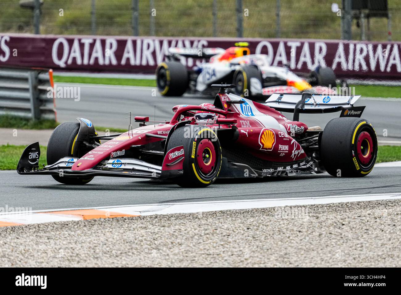 ZANDVOORT, PAYS-BAS - AOÛT 31 : Charles Leclerc de Ferrari en compétition dans le Grand Prix de F1 - Heineken GP néerlandais le 31 août 2025 à Zandvoort, pays-Bas. (Photo par Andre Weening/Orange Pictures) Banque D'Images