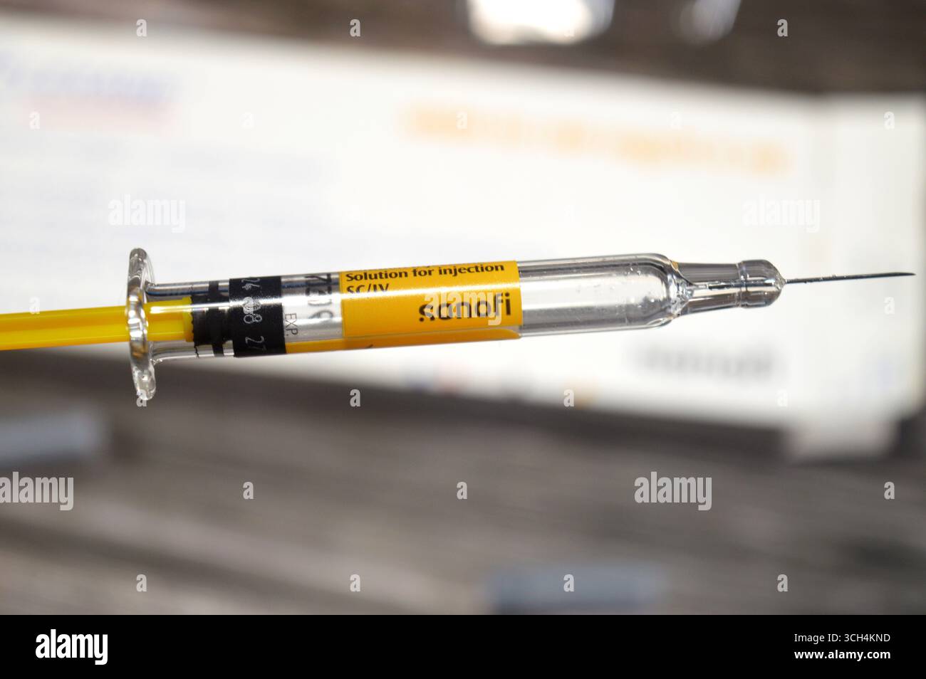 Le Caire, Egypte, 6 août 2025 : Clexane énoxaparine sodique de Sanofi, un anticoagulant (fluidifiant sanguin), traite et prévient la thrombose veineuse profonde Banque D'Images