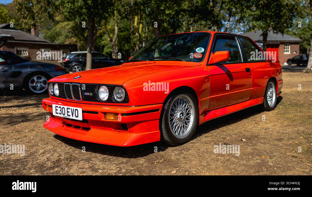 1988 BMW M3 (E30) exposée au Bicester Motion Scamble le 25 août 2025. Banque D'Images