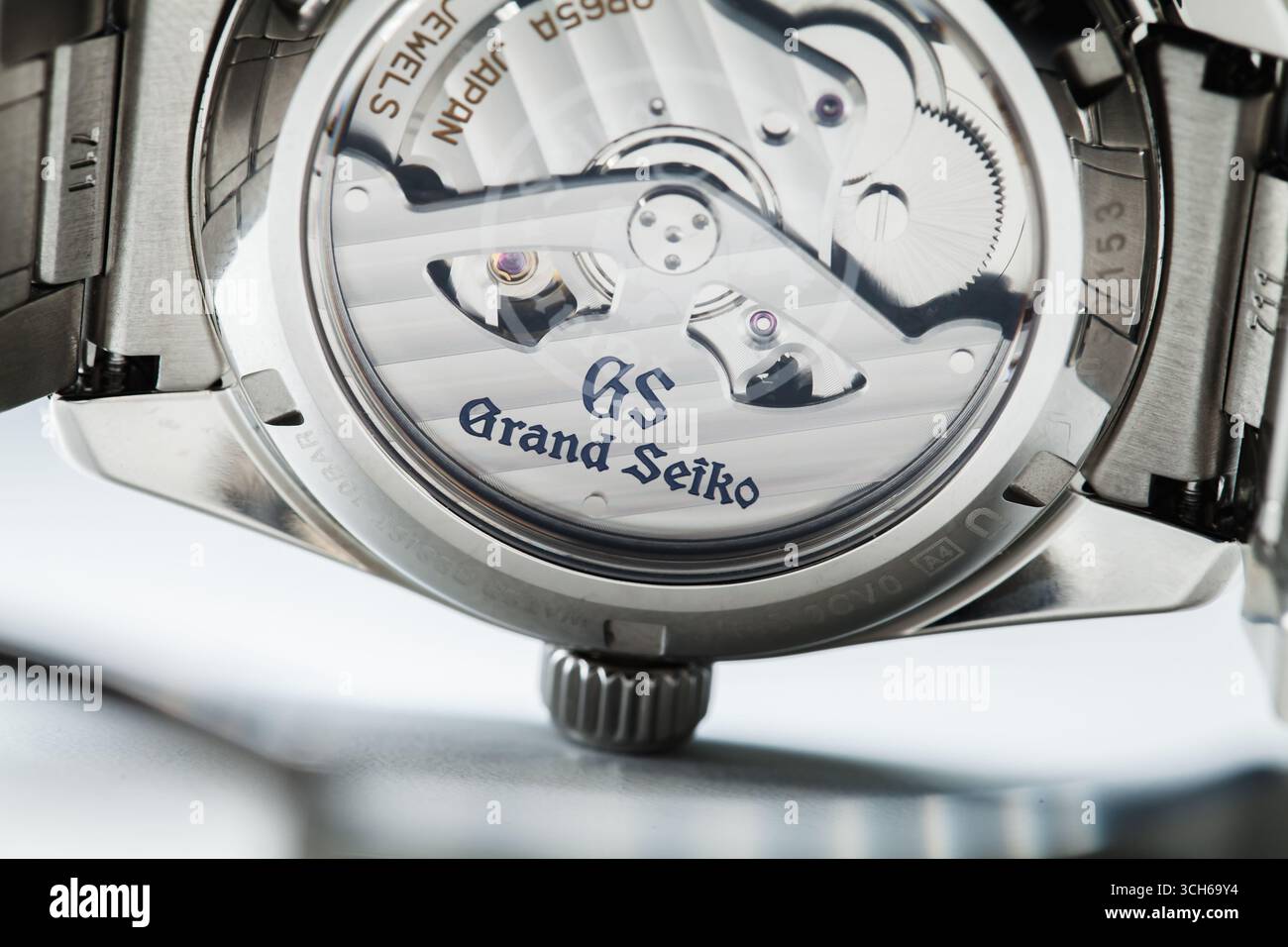 Tokyo, Japon - 19 septembre 2022 : Grand Seiko Heritage Collection Spring Drive SBGA373, mouvement d'une montre-bracelet automatique Banque D'Images