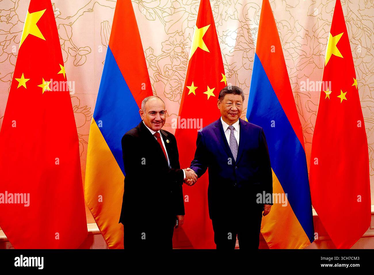 Tianjin, Chine. 31 août 2025. Le président chinois Xi Jinping rencontre le premier ministre arménien Nikol Pashinyan à Tianjin, en Chine, dimanche 31 août 2025. Photo du Bureau présidentiel arménien/UPI. Crédit : UPI/Alamy Live News Banque D'Images