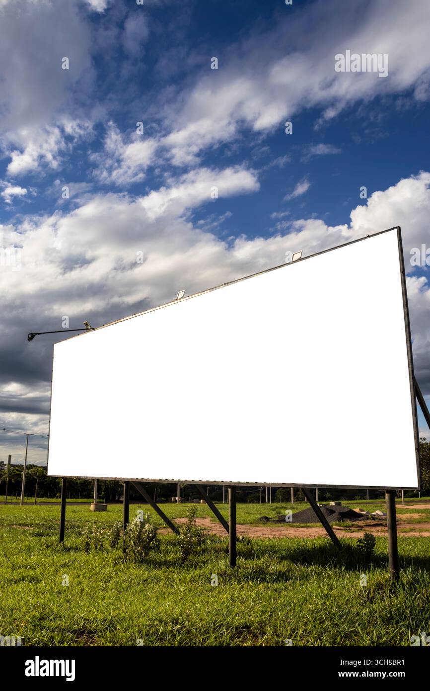 maquette d'un panneau d'affichage à l'entrée du chantier de construction d'un condominium de maisons au Brésil Banque D'Images