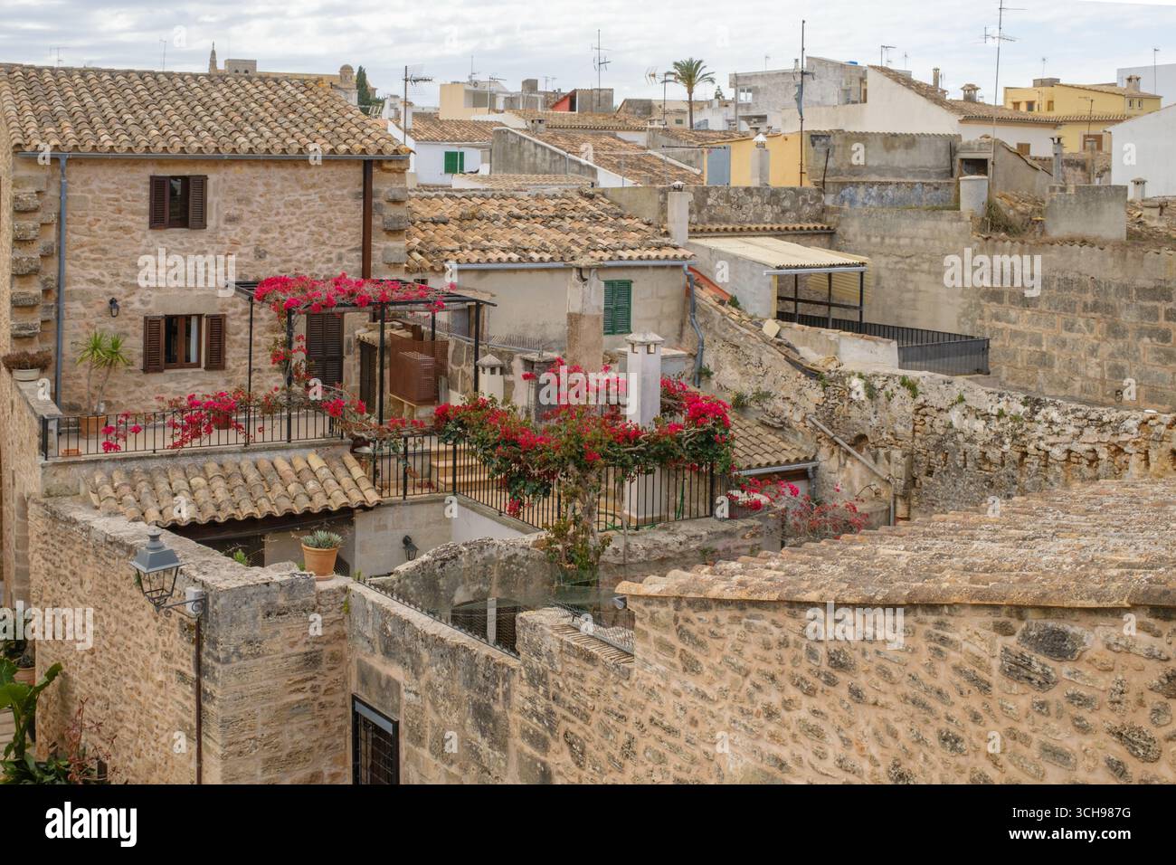 Vue sur le toit depuis les murs de Muro Banque D'Images