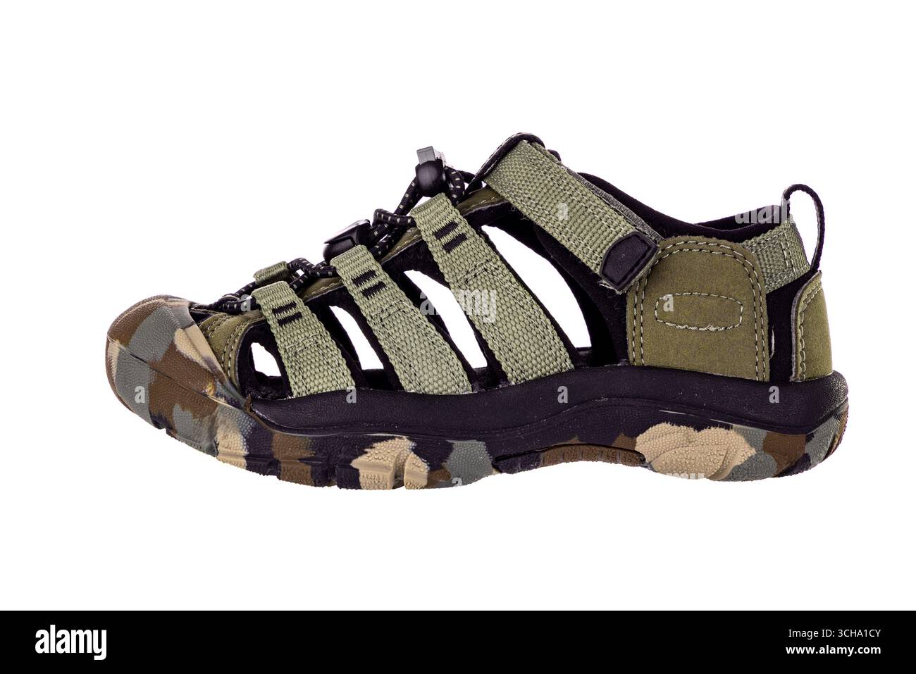 Green Outdoor Adventure Sandal avec des semelles Camo pour la randonnée Banque D'Images