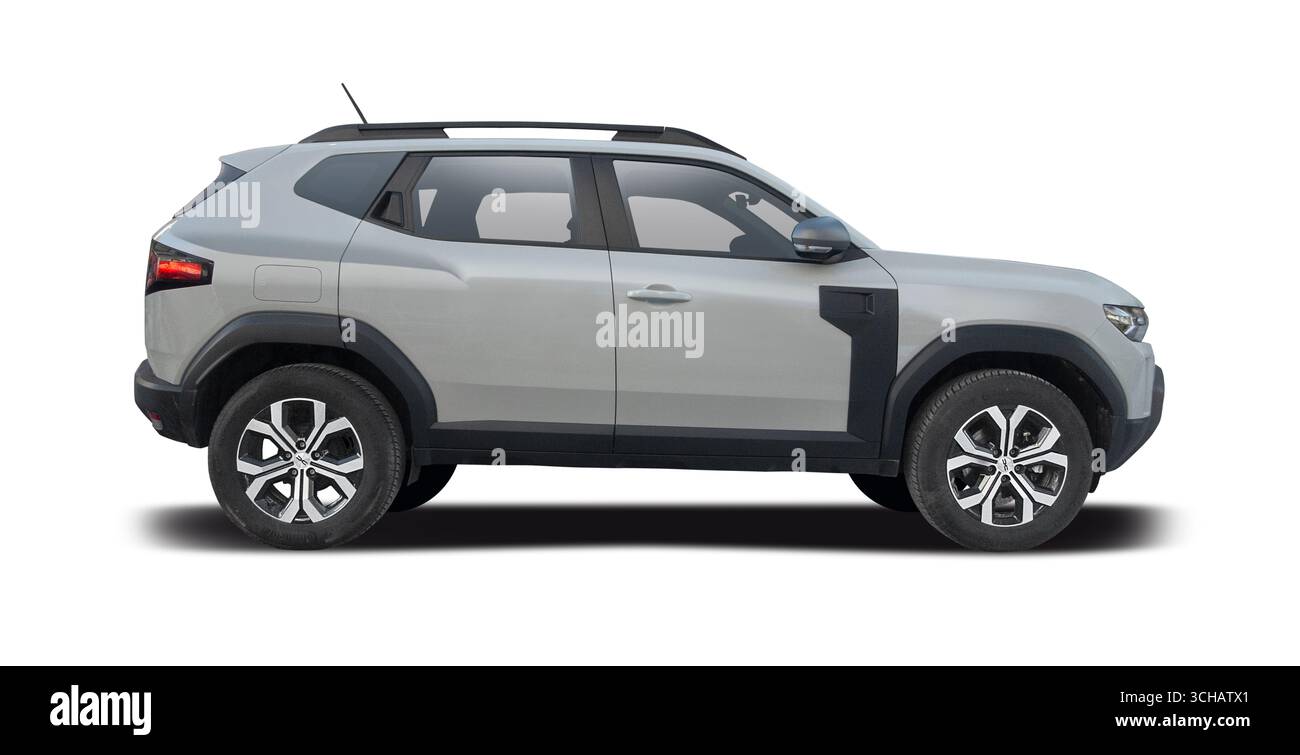 Vue latérale de la voiture SUV Dacia Duster isolée sur fond blanc Banque D'Images